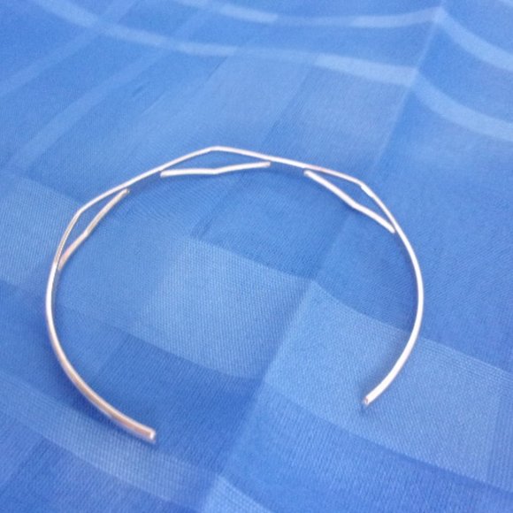 Sarah Coventry Silver Cuff Bracelet - Picture 5 of 8